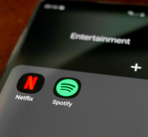 Handy mit App Netflix und Spotify