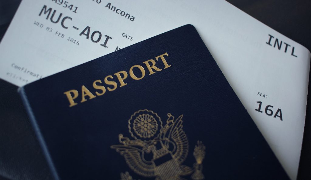Passport mit einer Bordkarte drin