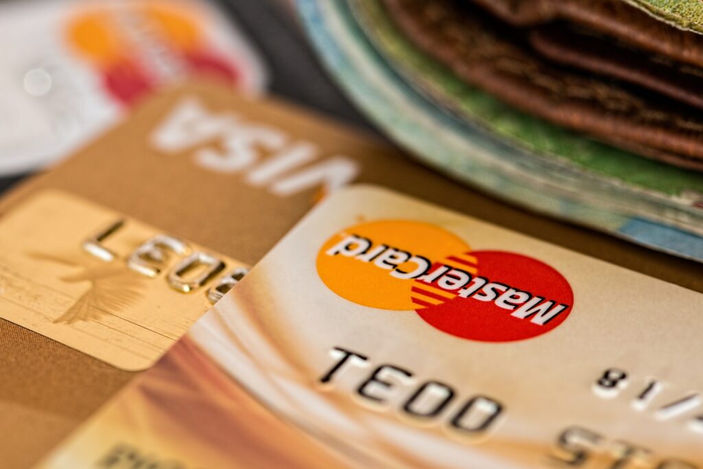 Bargeld und Kreditkarten