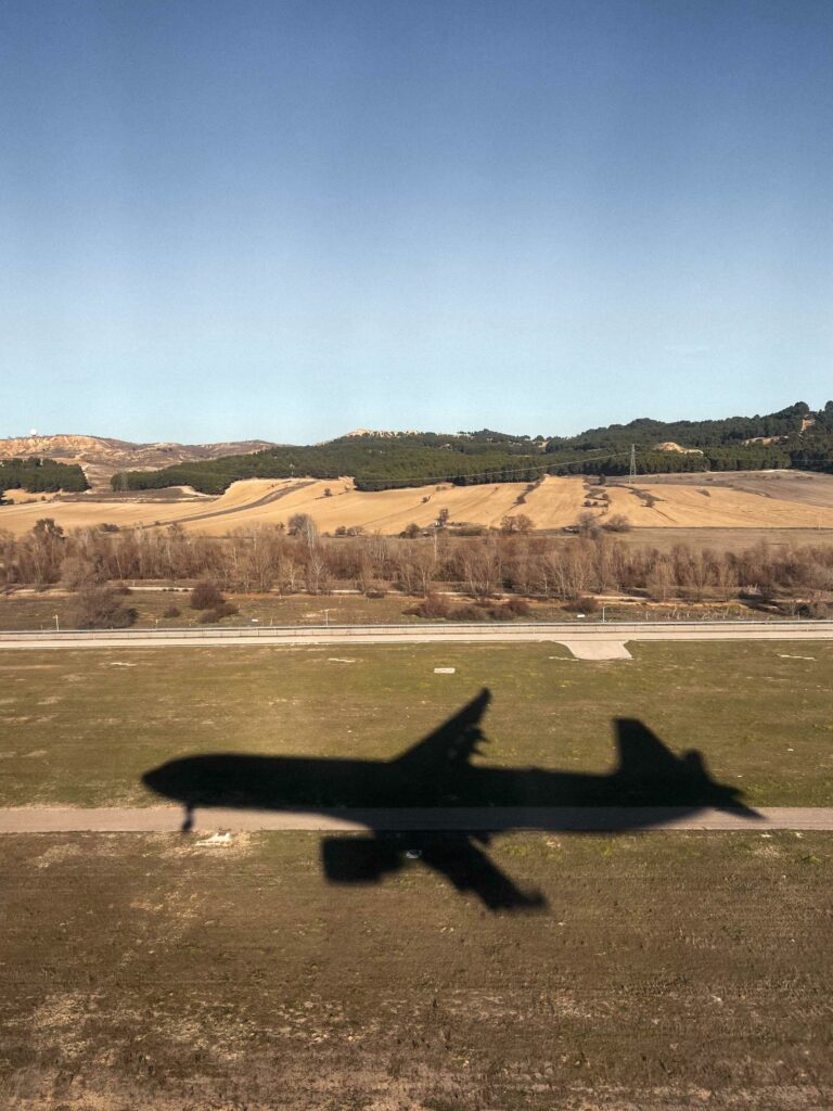 Schatten Flugzeug Feld 