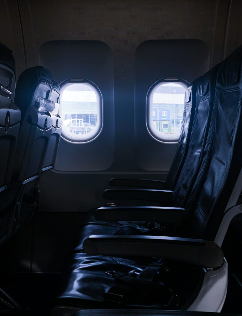 leere Sitze im Flugzeug