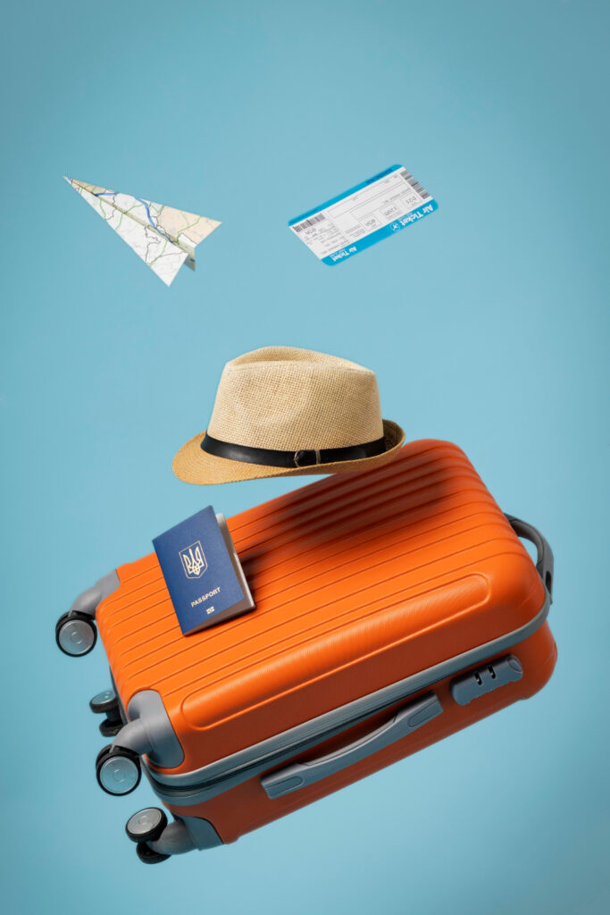 Reise Konzeptbild mit Koffer, Pass, Tickets