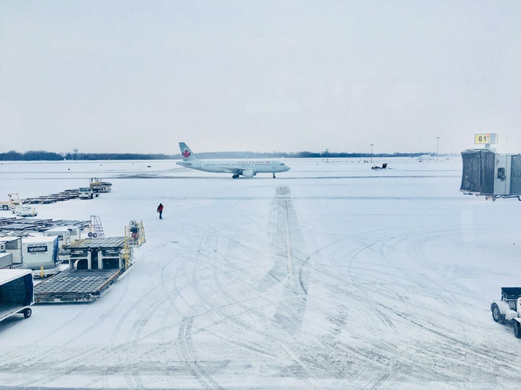 Flughafen im Schnee 