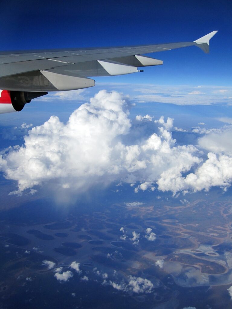 Blick aus Fenster auf Flügel Qantas